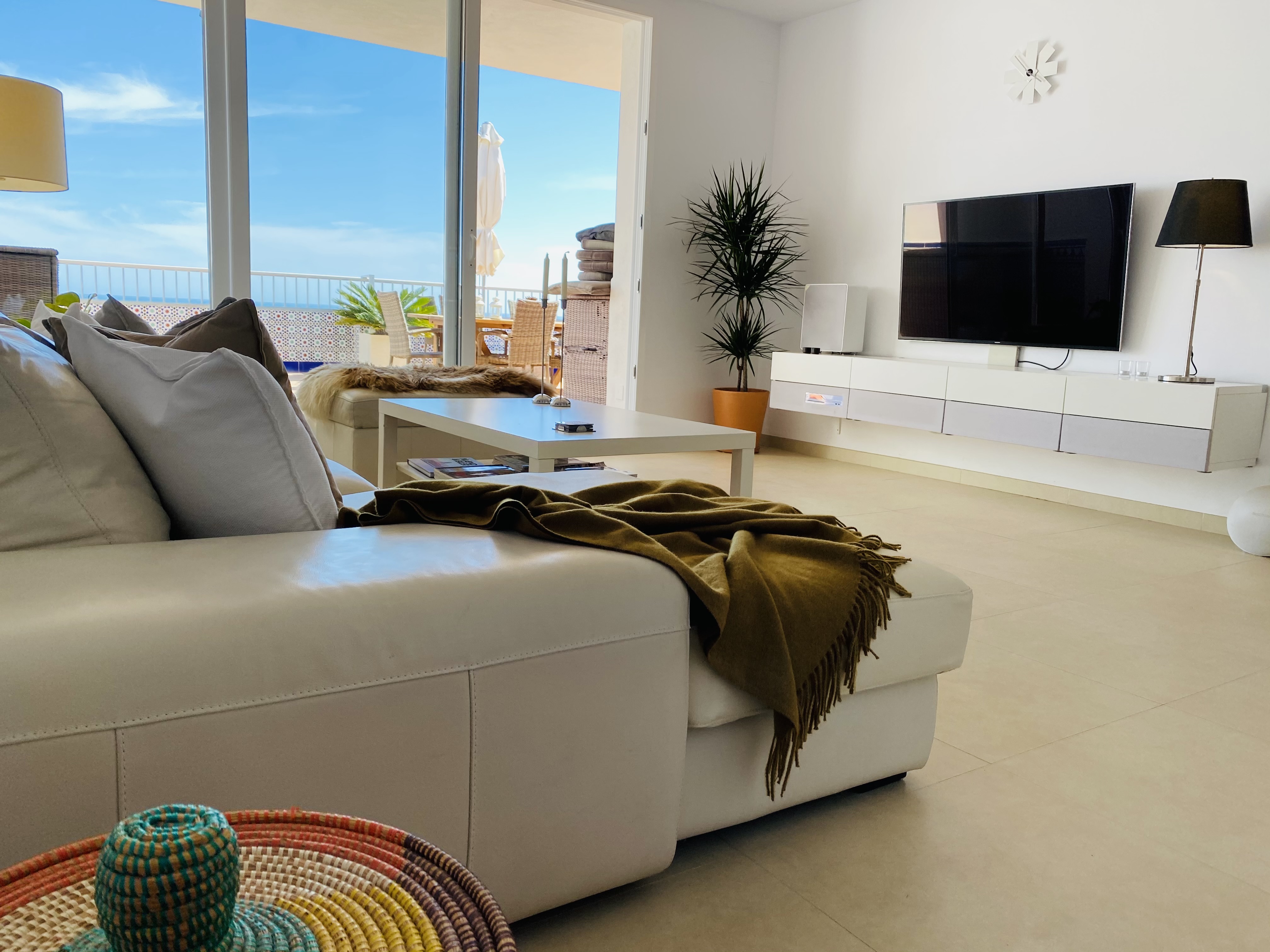 ESPECTACULAR �TICO CON JACUZZI